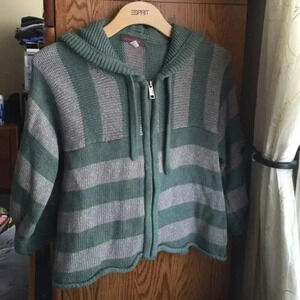 Heavyweight swing style sweater